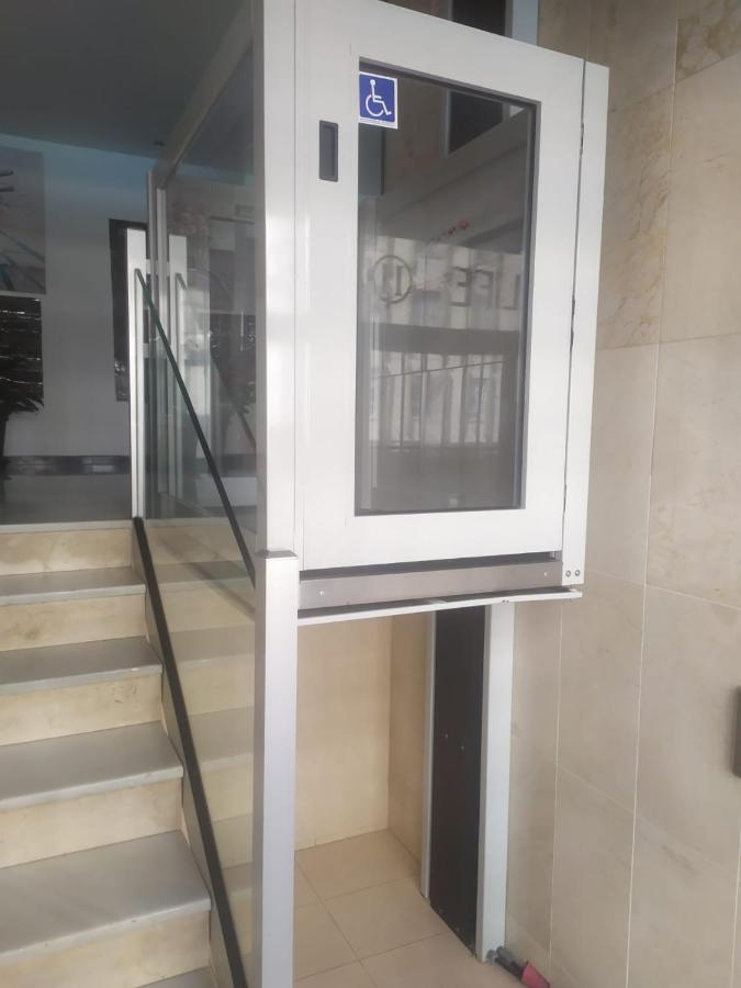 Amplio Piso En Centro De Torre Del Mar Apartment Exterior photo